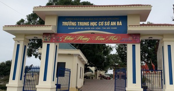 Học sinh lớp 7 ở Bắc Giang tự sinh con trong nhà tắm: Gia đình, nhà trường ngỡ …