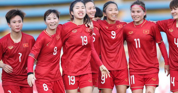 ĐT nữ Việt Nam nở hoa rực rỡ dưới cái nắng 40 độ ở SEA Games 32, hạ gục Myanmar với tỷ số 3-1