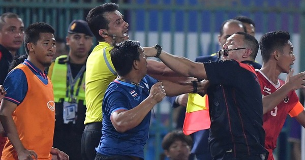 Fan Thái Lan yêu cầu cả đội U22 phải xin lỗi vì đánh nhau, …