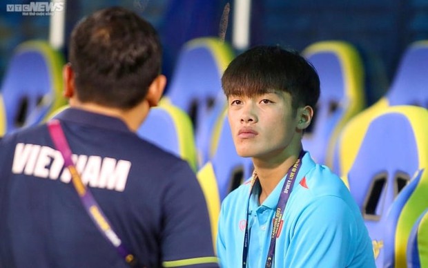 Choáng váng: Tiền đạo U22 Việt Nam chấn thương nghỉ hết SEA Games 32 - Ảnh 1.