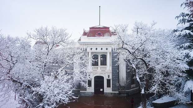 Bên trong ký túc xá ĐH Thanh Hoa - Harvard của Trung Quốc: Trường dành cho học bá có khác, đi đến đâu trầm trồ tới đó! - Ảnh 2.