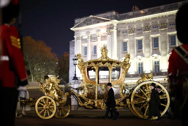 Hình ảnh diễn tập trước thềm Lễ đăng quang Vua Charles III, sự kiện hoành tráng nhất năm của Hoàng gia Anh - Ảnh 8.