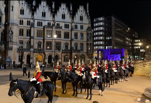 Hình ảnh diễn tập trước thềm Lễ đăng quang Vua Charles III, sự kiện hoành tráng nhất năm của Hoàng gia Anh - Ảnh 7.