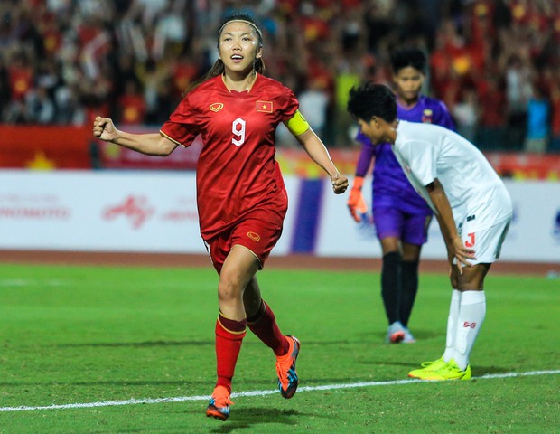 Đội trưởng Huỳnh Như ăn mừng như Ronaldo khi ghi bàn cho ĐT nữ Việt Nam ở chung kết SEA Games 32 - Ảnh 8.