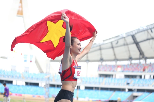 Hot girl 6 múi bật khóc nức nở khi giành HCV đầu tiên tại SEA Games 32 - Ảnh 9.