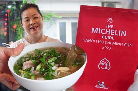 Buổi sáng đầu tiên tại 4 hàng phở ở Hà Nội ngay sau khi được Michelin …