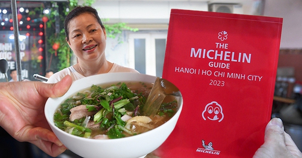 Buổi sáng đầu tiên tại 4 hàng phở ở Hà Nội ngay sau khi được Michelin …