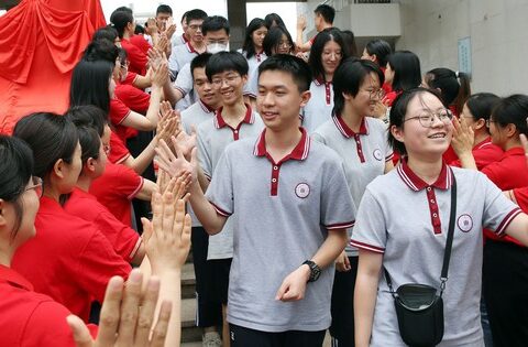 Thí sinh thi đại học ở Trung Quốc tăng cao kỷ lục