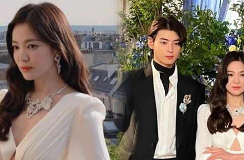 Song Hye Kyo xuất hiện kiêu sa bên cạnh đàn em kém 16 tuổi