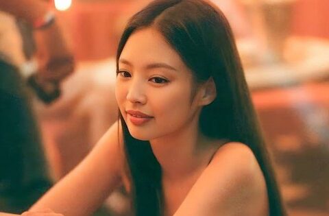 Jennie (BLACKPINK) có cần phải xin lỗi?