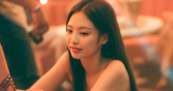 Jennie (BLACKPINK) có cần phải xin lỗi?