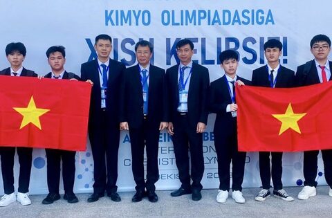 4 học sinh Việt Nam giành huy chương vàng Olympic Hoá học quốc tế