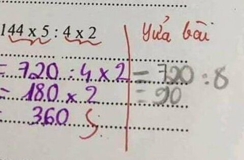 Bài Toán đang có đáp án đúng, người chấm sửa lại 1 …