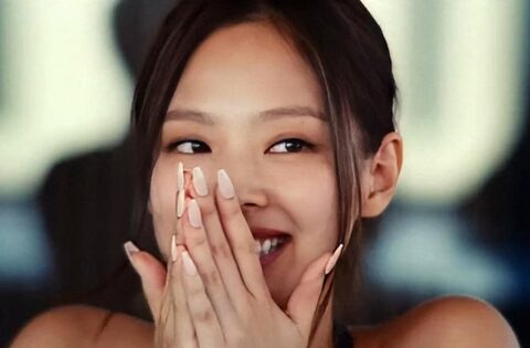 Đạo diễn The Idol nợ Jennie (BLACKPINK) một lời xin lỗi?