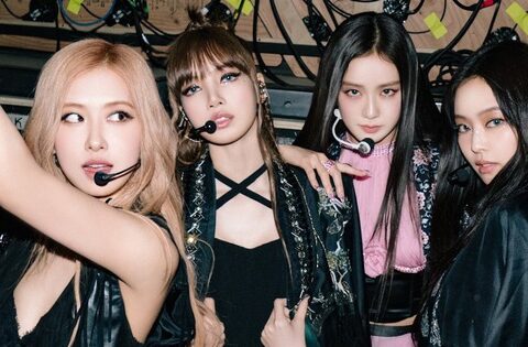 Hồi hộp chờ dán nhãn độ tuổi xem BLACKPINK ở Mỹ Đình