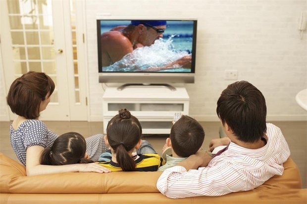 Bé trước 3 tuổi có được xem TV không, chuyên gia Đại học Yale tiết lộ câu trả lời - Ảnh 3.