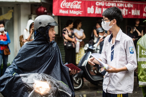 Hơn 1 triệu thí sinh bước vào buổi thi đầu tiên với môn Văn: Tác phẩm nào sẽ được gọi tên? - Ảnh 10.