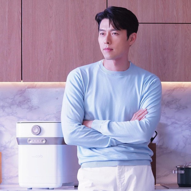 Hyun Bin gây sốt với vẻ ngoài cực phẩm, được bắt gặp đưa nhân vật đặc biệt tới nơi làm việc - Ảnh 5.