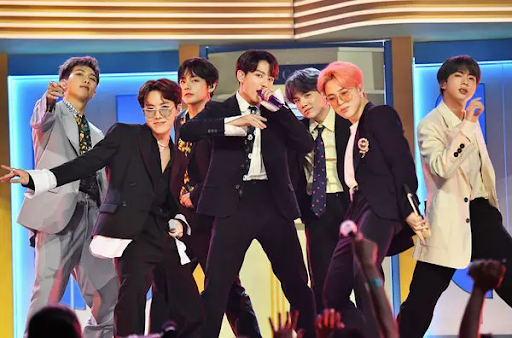 BTS và hành trình 10 năm rực rỡ: Thuở ra mắt chỉ có... 32 người đến họp fan, nay đã trở thành biểu tượng toàn cầu - Ảnh 6.