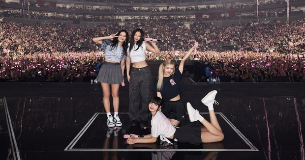 Kiếp nạn concert BLACKPINK tại Việt Nam: Thời gian gấp rút, vỡ trận mua bán vé, sân khấu dựng đúng ngày bão số 1 đổ bộ - Ảnh 5.