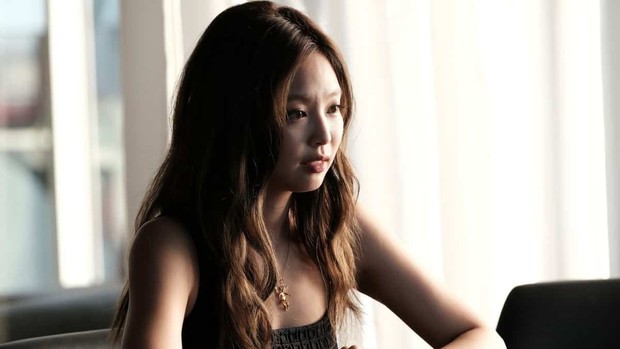 Hơn 1 phút gây tranh cãi của Jennie (BLACKPINK) trong tập cuối phim 18+ - Ảnh 2.