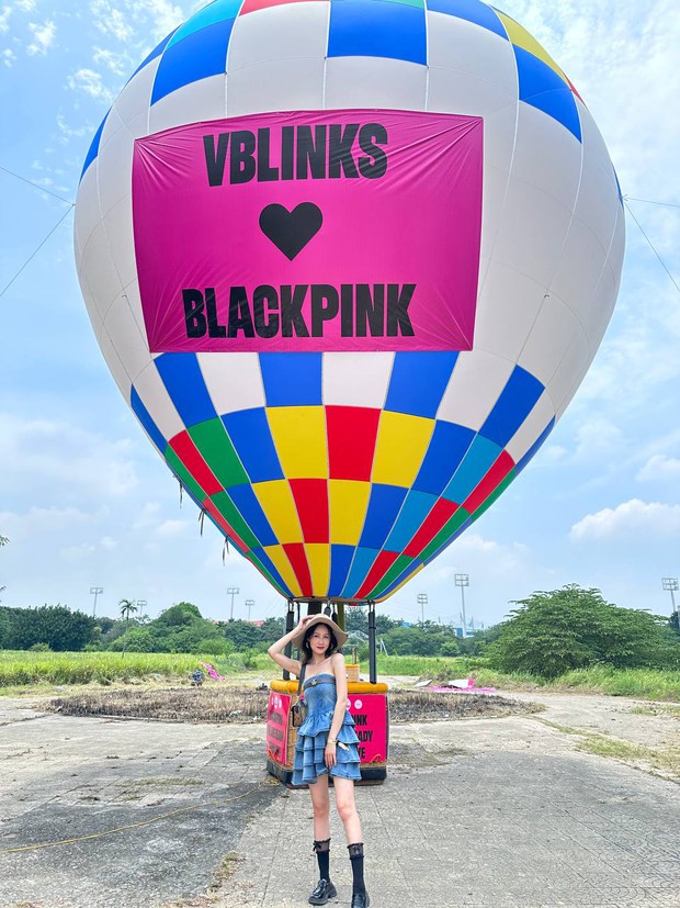 Hàng nghìn fan BLACKPINK đã sẵn sàng, có người vừa xuống máy bay mang thẳng vali ra SVĐ Mỹ Đình - Ảnh 16.