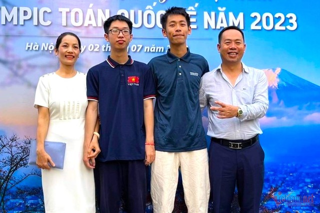 Phụ huynh tiết lộ về tính cách trái dấu của 2 anh em ruột cùng đạt Huy chương vàng Olympic Toán học Quốc tế - Ảnh 3.