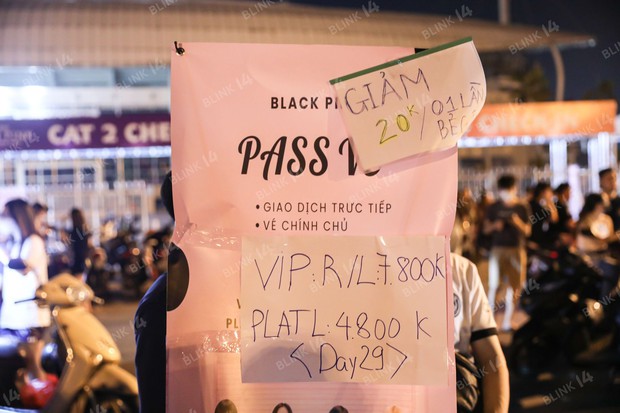 Tối kéo nhau ra Mỹ Đình pass vé BLACKPINK, sáng dậy sớm đi làm trả nợ, có nhóm ôm 2 tỷ tiền vé! - Ảnh 6.