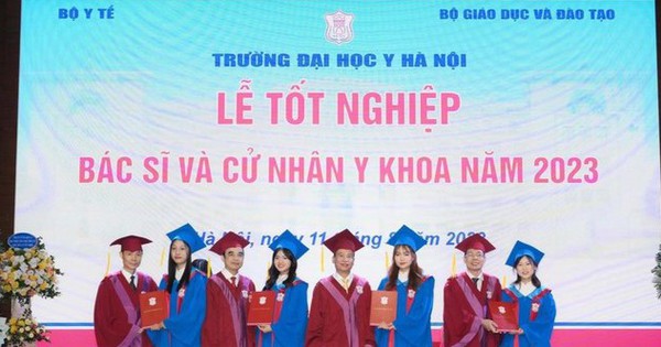 Khóa tuyển sinh có điểm chuẩn cao nhất lịch sử Trường ĐH Y Hà Nội tốt nghiệp