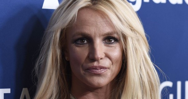 Britney Spears suy sụp trước những tuyên bố của chồng cũ, thuê luật sư quyền lực …