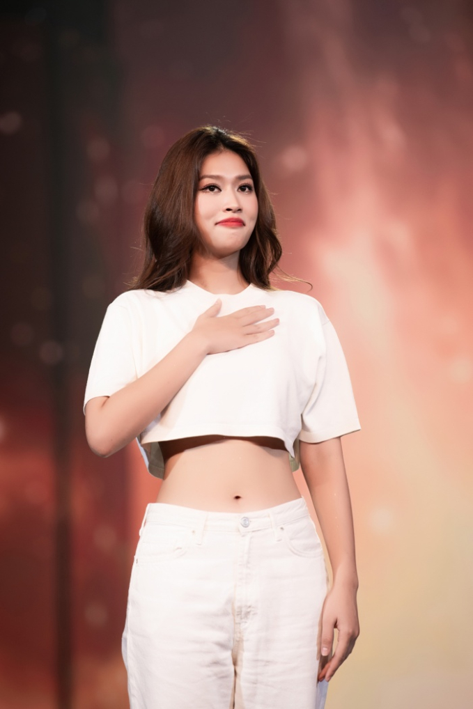 Tổng duyệt trước giờ G Chung kết Miss Grand Vietnam: Thiên Ân xúc động, Chi Pu khoe eo thon, có 1 phần đặc biệt - Ảnh 2.