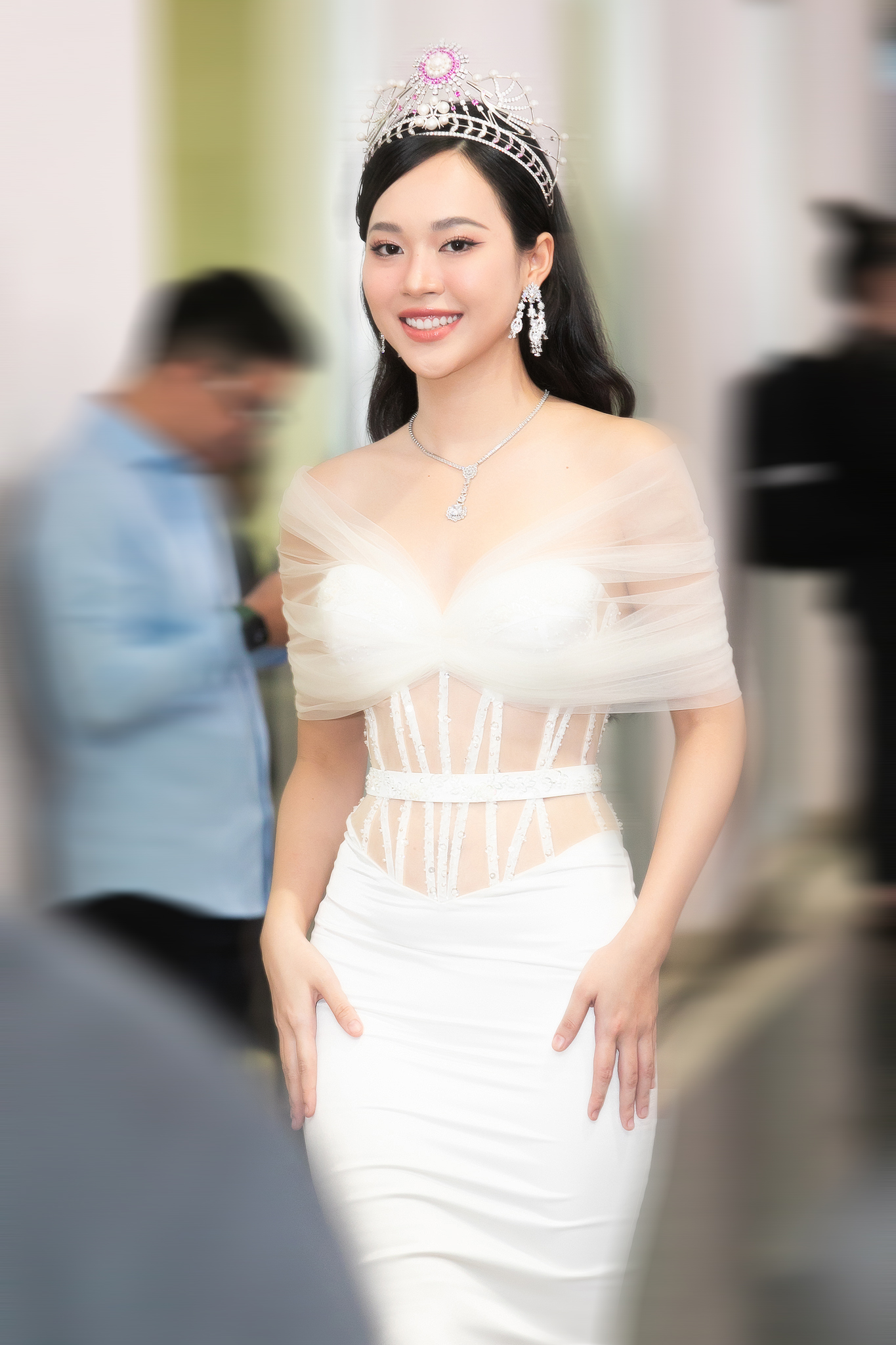 Dàn mỹ nhân khủng đổ bộ Chung khảo Miss Grand Vietnam 2023: Thiên Ân quyền lực, Phương Nhi hoá nữ thần - Ảnh 17.