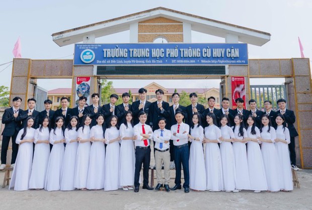 Lớp trường làng có 100% em đỗ nguyện vọng 1, nhiều học sinh đậu trường top đầu - Ảnh 2. Lớp trường làng có 100% em đỗ nguyện vọng 1, nhiều học sinh đậu trường top đầu - Ảnh 2.