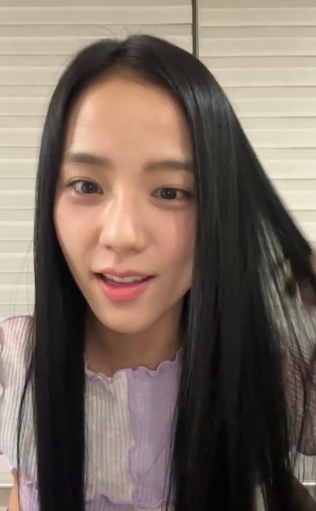 Jisoo (BLACKPINK) lần đầu lộ diện sau tin hẹn hò Ahn Bo Hyun: Thái độ của cô gái đang yêu có khác! - Ảnh 4.