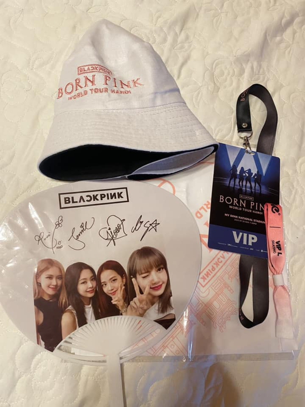 Hậu concert BLACKPINK: Pháo giấy được thu mua 10.000 đồng/túi, set quà VIP rao giá 1 - 3 triệu đồng, BLINK chi tiền không tiếc tay - Ảnh 6.