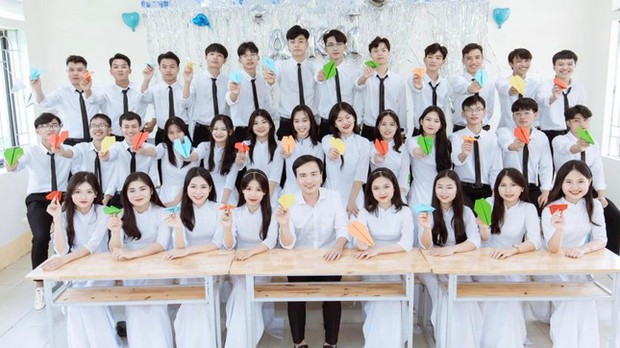 Lớp trường làng có 100% em đỗ nguyện vọng 1, nhiều học sinh đậu trường top đầu - Ảnh 1. Lớp trường làng có 100% em đỗ nguyện vọng 1, nhiều học sinh đậu trường top đầu - Ảnh 1.