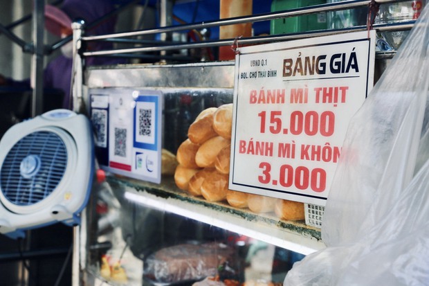 Khi cô bán rau, chị bán bánh mì cũng có QR Code: Tiền mặt rườm rà, sáng sớm đưa 500k phải chờ đi đổi - Ảnh 6.