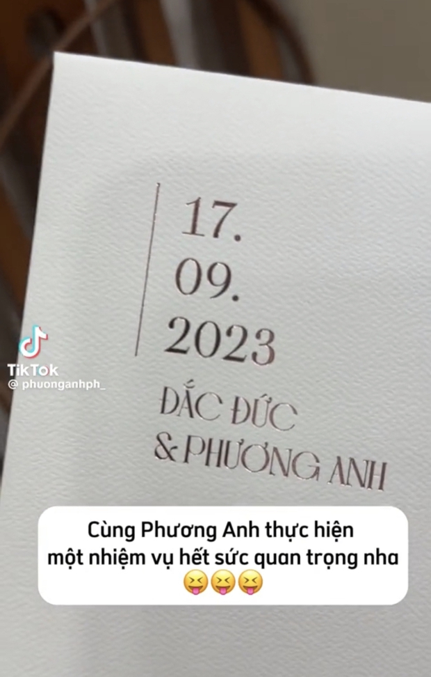 Nàng hậu Vbiz khoe thiệp cưới, xác nhận lên xe hoa với chồng tiến sĩ vào tháng 9 - Ảnh 2.