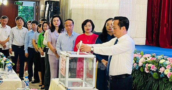 Ngành giáo dục chia sẻ sự đau thương với giáo viên, học sinh vụ …