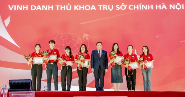 7 thủ khoa toàn quốc chọn Ngoại thương