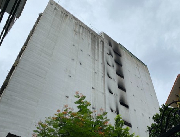 Người ký cấp phép cho chung cư mini trong vụ cháy làm 56 người chết nói gì? - Ảnh 1. Người ký cấp phép cho chung cư mini trong vụ cháy làm 56 người chết nói gì? - Ảnh 1.