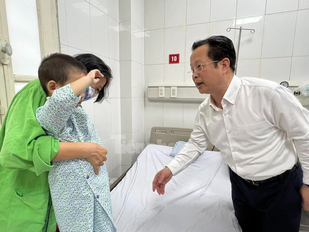 Ngành giáo dục chia sẻ sự đau thương với giáo viên, học sinh vụ cháy chung cư mini - Ảnh 2. Ngành giáo dục chia sẻ sự đau thương với giáo viên, học sinh vụ cháy chung cư mini - Ảnh 2.