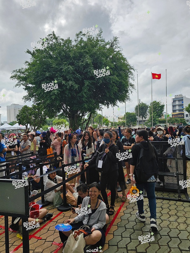 Donghae - Eunhyuk (Super Junior) xuất hiện soundcheck trước giờ G, chiêu đãi loạt ca khúc khiến fan Việt đứng ngồi không yên - Ảnh 10.