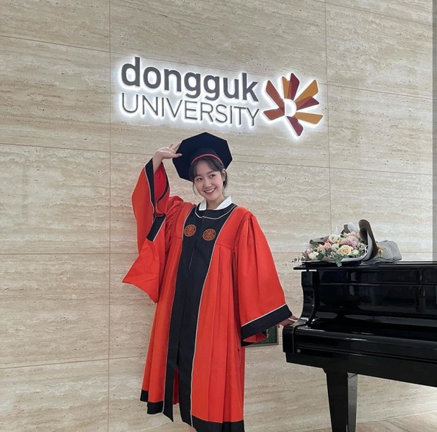 Cuộc sống hiện tại của sao nhí xấc xược nhất Gia Đình Là Số 1: Đỗ Đại học danh giá, lột xác thành mỹ nhân - Ảnh 4. Cuộc sống hiện tại của sao nhí xấc xược nhất Gia Đình Là Số 1: Đỗ Đại học danh giá, lột xác thành mỹ nhân - Ảnh 4.