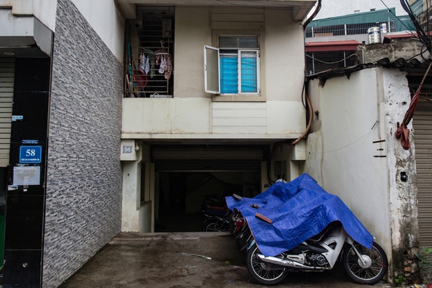 Ớn lạnh với những căn chung cư mini chen chúc tồn tại sâu trong các ngõ hẻm Hà Nội - Ảnh 2. Ớn lạnh với những căn chung cư mini chen chúc tồn tại sâu trong các ngõ hẻm Hà Nội - Ảnh 2.