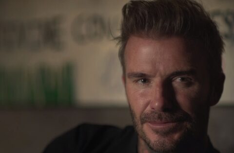 Cú gạt chân tai hại khiến cuộc đời David Beckham hoàn toàn thay đổi: …