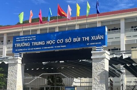 Trường báo cáo gì vụ nữ sinh rơi tầng 8 chung cư ở Nha Trang tử vong?