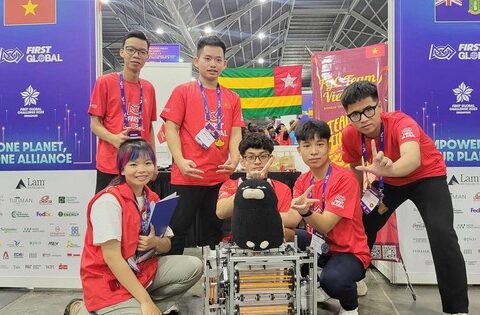 Học sinh Việt Nam vô địch cuộc thi robot lớn nhất thế giới