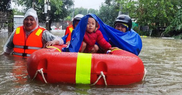 Đà Nẵng nâng mức cảnh báo rủi ro thiên tai, tập trung di dời …