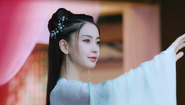 Tại sao netizen ủng hộ phong sát Angelababy vì đi xem Lisa diễn thoát y? - Ảnh 2.